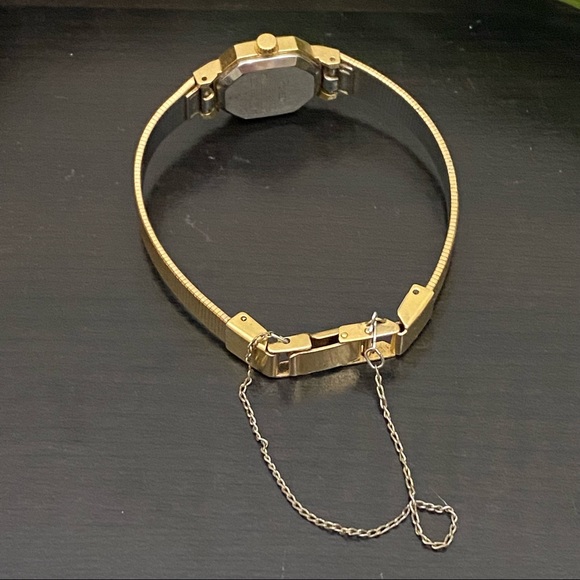 Vintage PULSAR V230-5330 Metal Bezel Stainless Steel Japan Movement Gold Watch - Picture 4 of 9